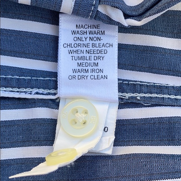 Banana Republic classic Fit Men’s L Button down - Picture 4 of 4